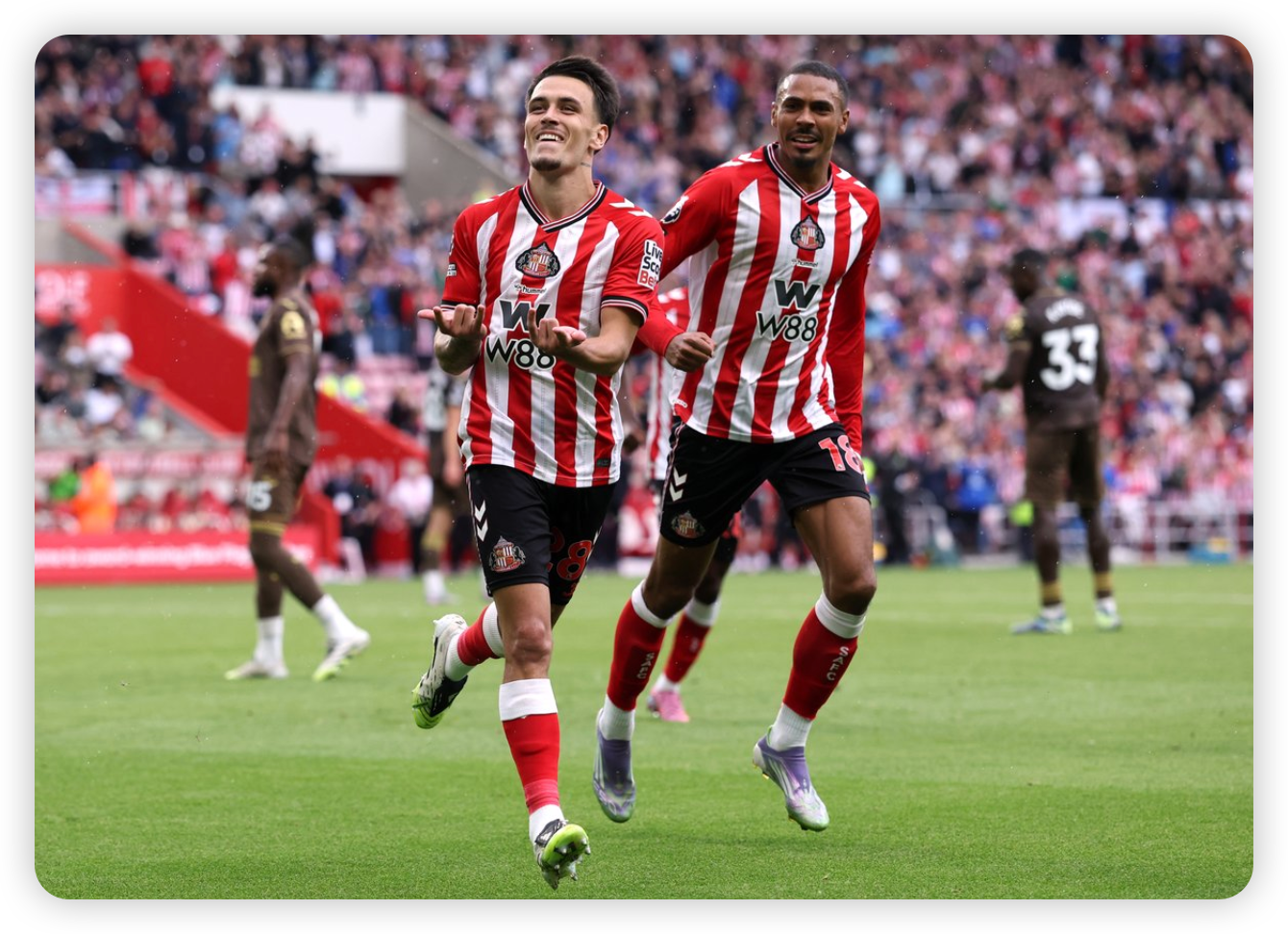 A Goal of Pure Class Announces His Arrival